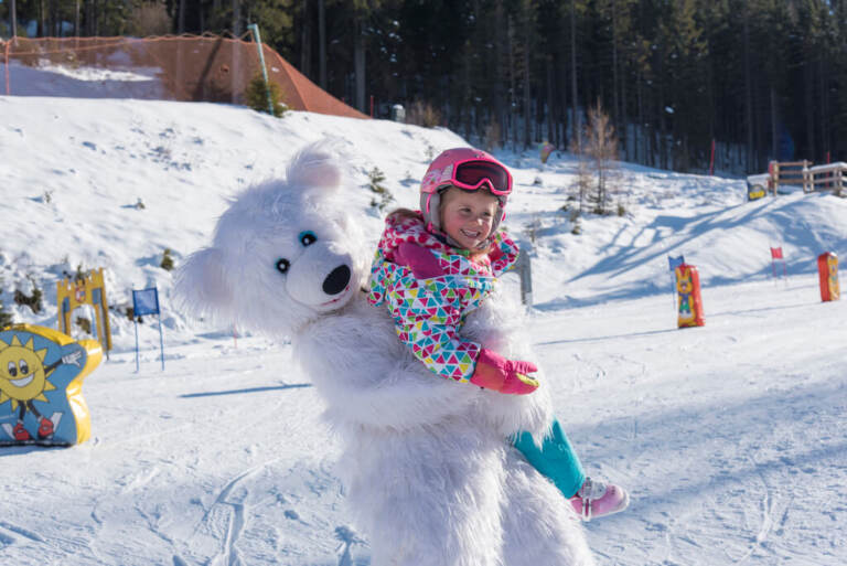 Kind im Winter auf der Gerlitzen Alpe Region Villach Tourismus GmbH Franz Gerdl