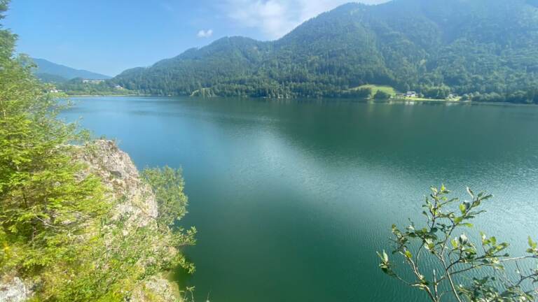 Malerischer Rundwanderweg<br>am Hintersee in der Fuschlseeregion – Bild 12 von 19