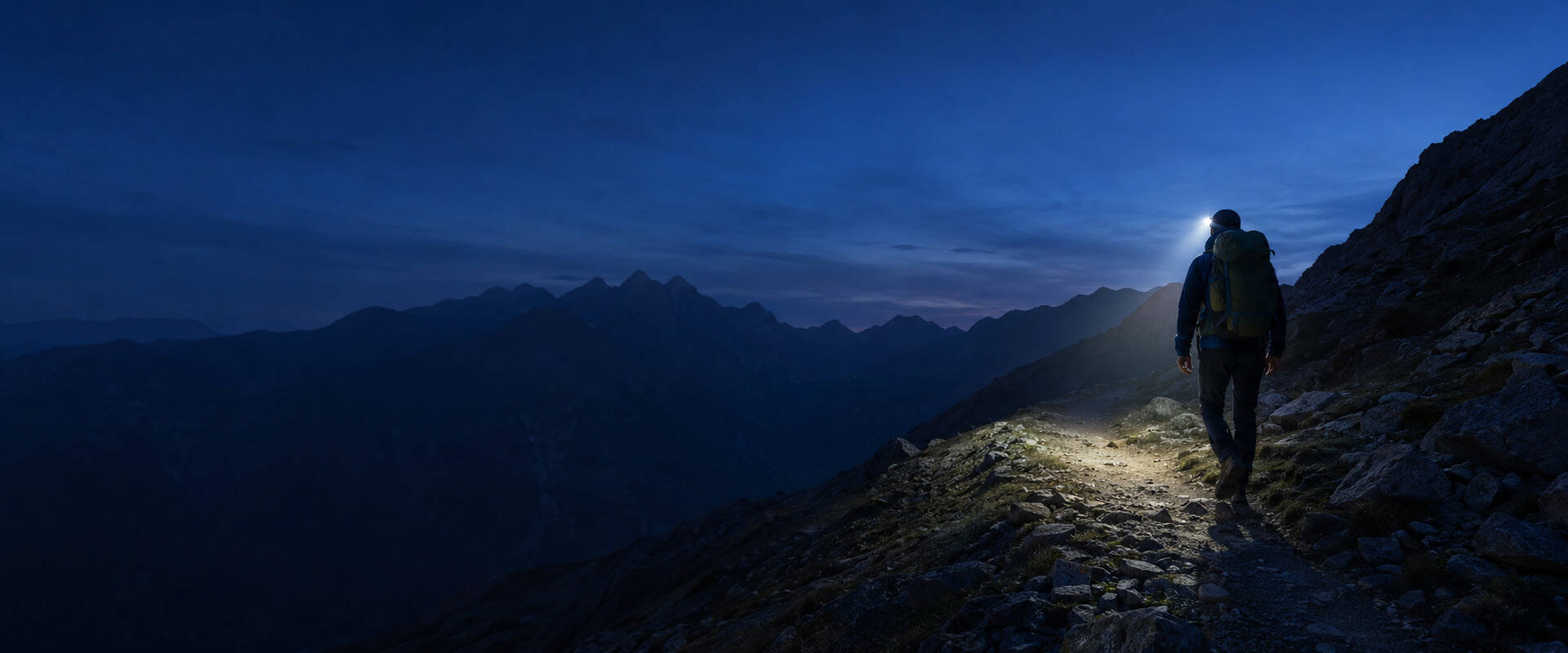 Stirnlampe Wandern: Die besten Modelle 2025 im Test