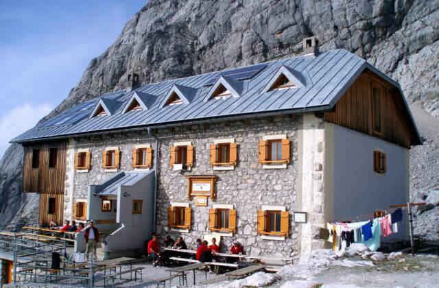 Adamekhütte, 2196 m Seehöhe, Dachsteingebirge