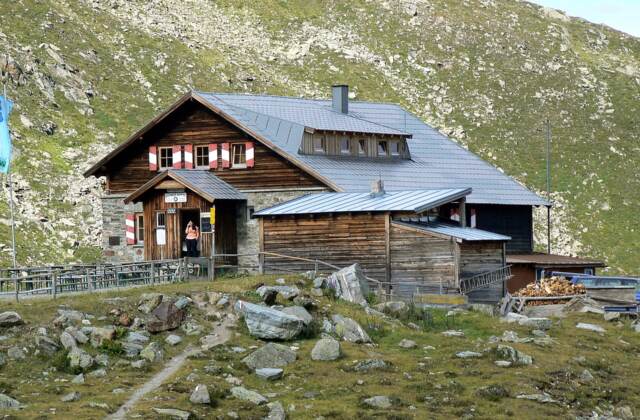 Ascher Hütte, 2256 m Seehöhe, Samnaungruppe