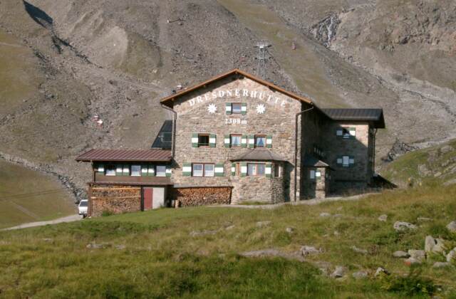 Dresdner Hütte, 2308 m Seehöhe, Stubaier Alpen