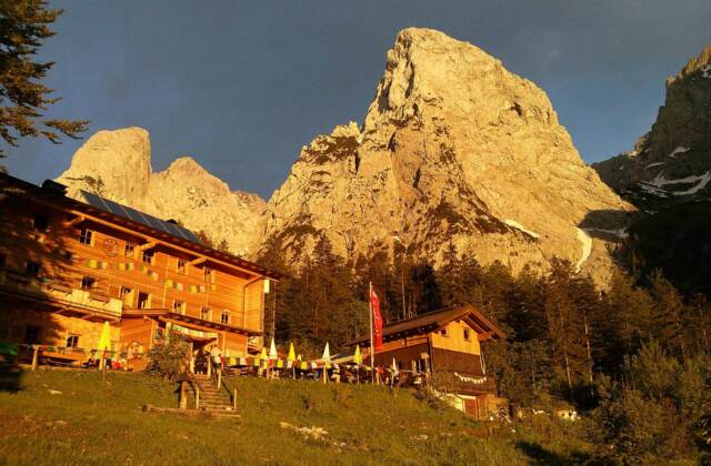 Hans-Berger-Haus, 936 m Seehöhe, Kaisergebirge