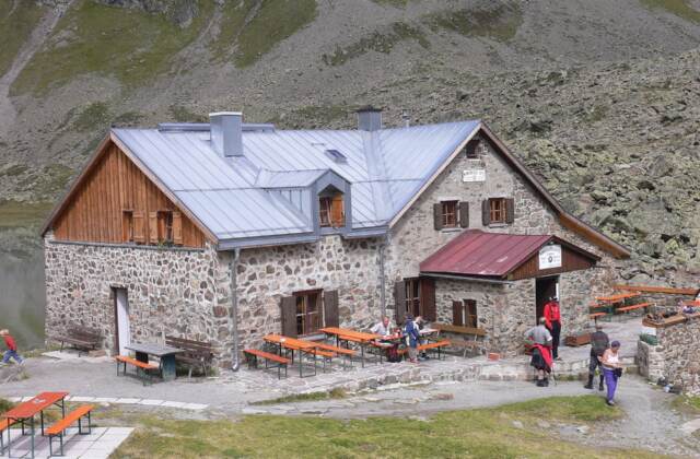 Winnebachseehütte, 2362 m Seehöhe, Stubaier Alpen