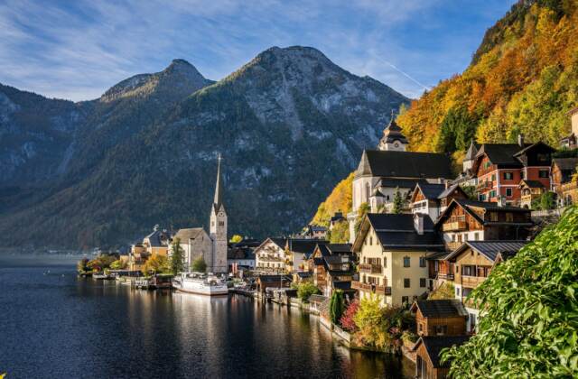 Der Ort Hallstatt am Hallstättersee