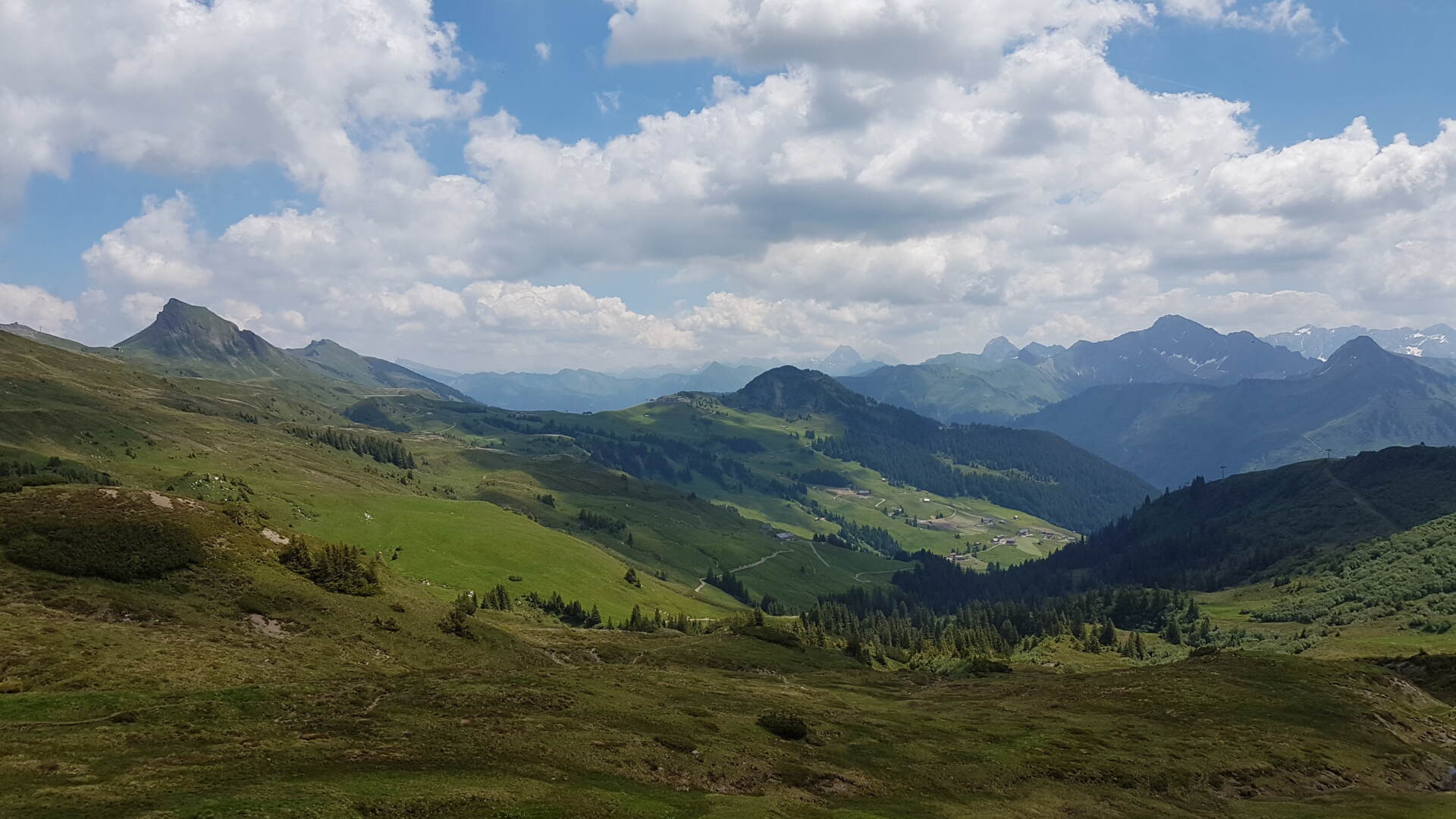 Wandern in Damüls-Faschina: Alpen, Gipfel und der Seewaldsee