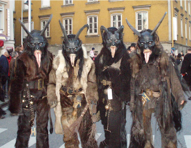 Krampusse der Oberndorfer Salzachteufel