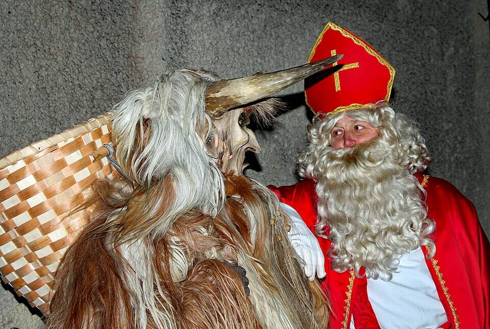 Nikolaus und Krampus am Salzburger Christkindlmarkt